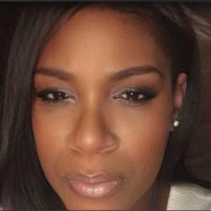 Meet your Posher, Roxanne